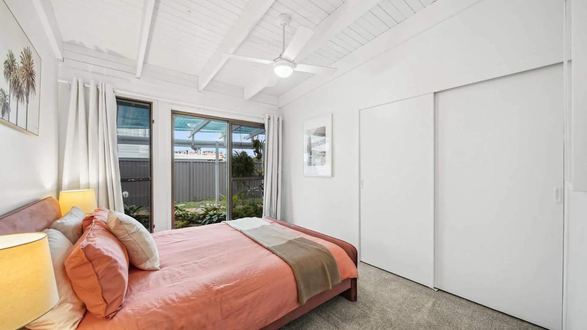 Pumicestone Beach House - 200M To The Passage Pelican Waters Holiday home