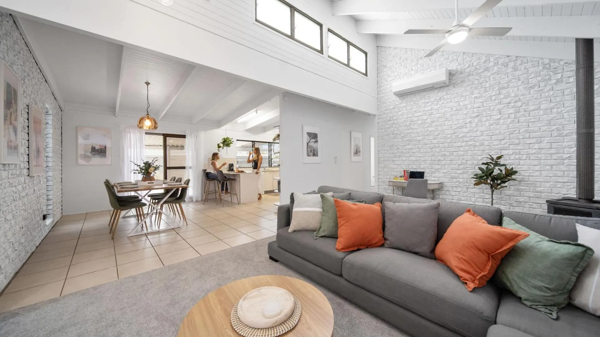 Pumicestone Beach House - 200M To The Passage Pelican Waters