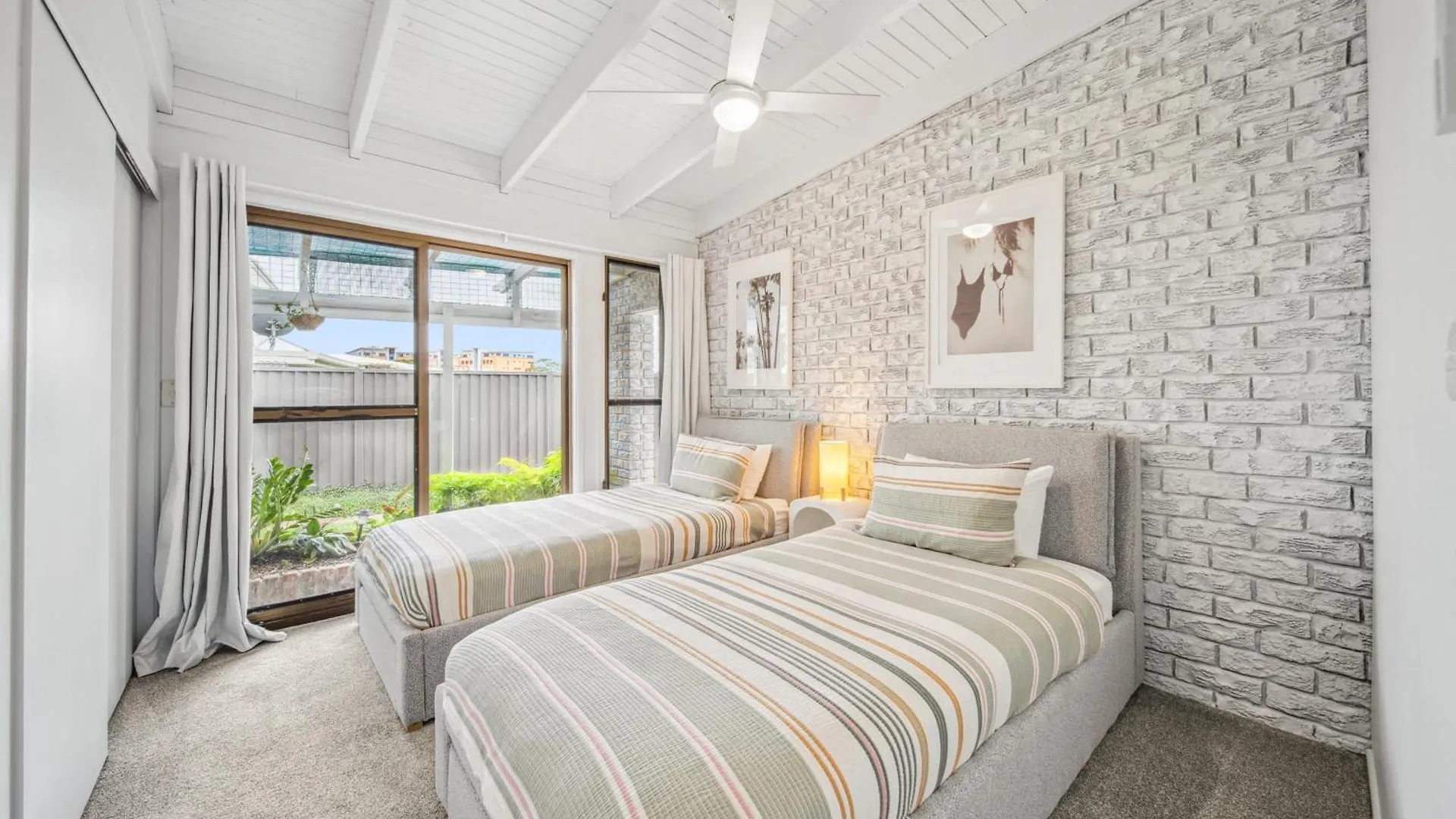 Pumicestone Beach House - 200M To The Passage Pelican Waters