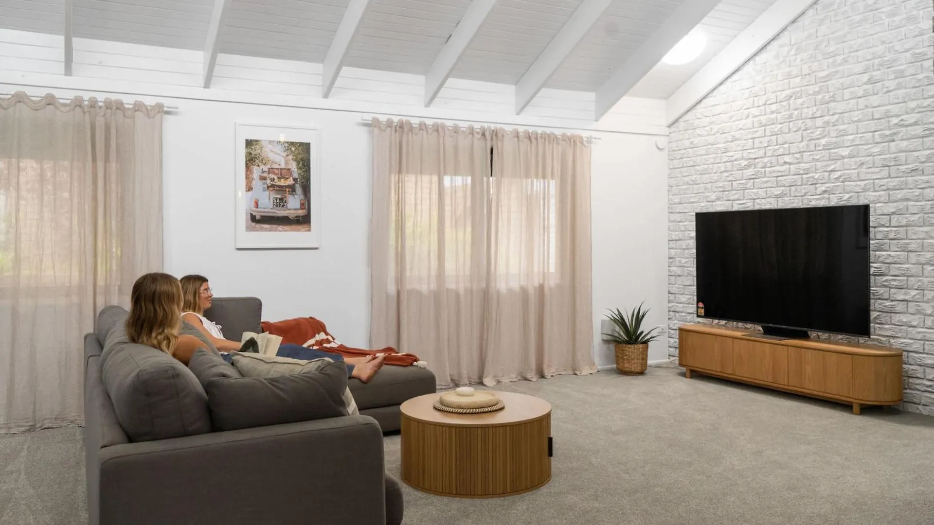 Holiday home Pumicestone Beach House - 200M To The Passage Pelican Waters